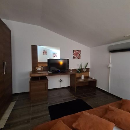 Garsoniera Privata Bed & Breakfast Bucharest Luaran gambar