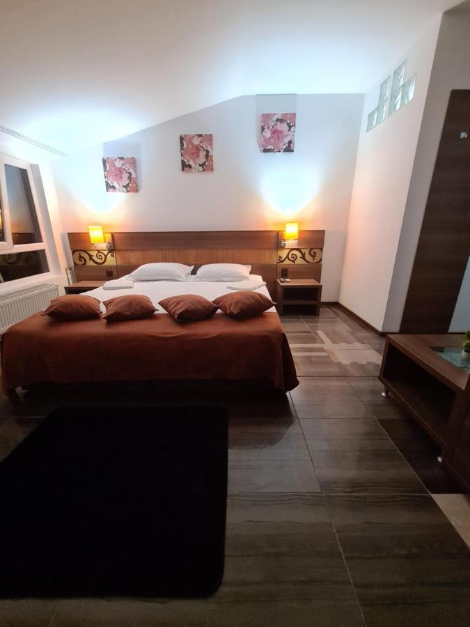 Garsoniera Privata Bed & Breakfast Bucharest Luaran gambar