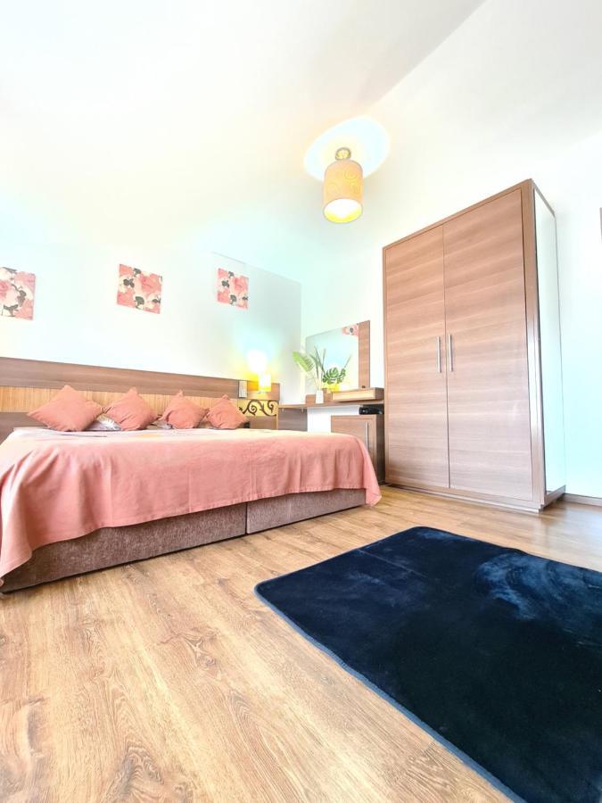 Garsoniera Privata Bed & Breakfast Bucharest Luaran gambar