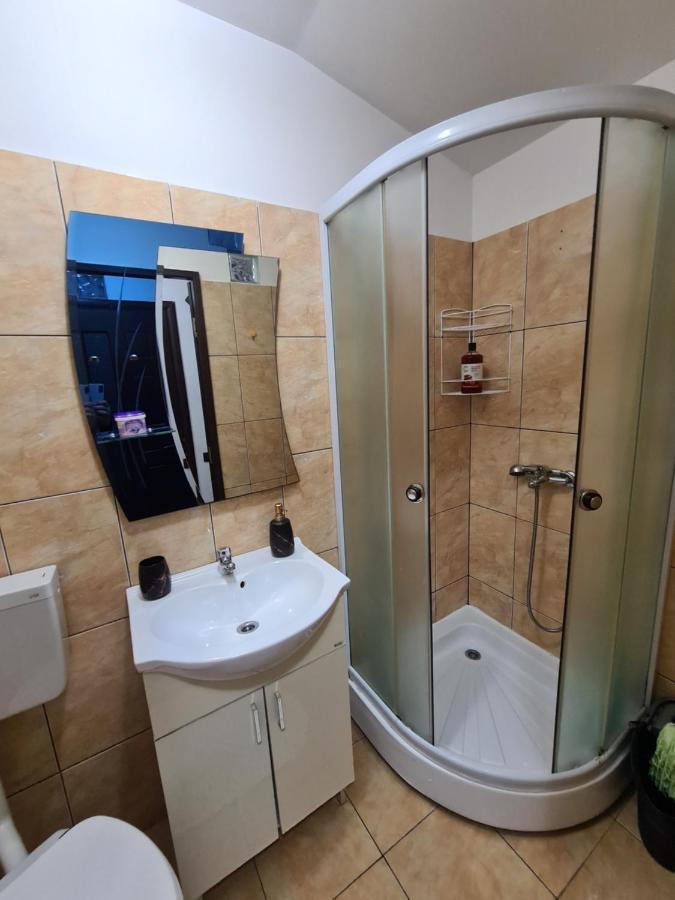 Garsoniera Privata Bed & Breakfast Bucharest Luaran gambar