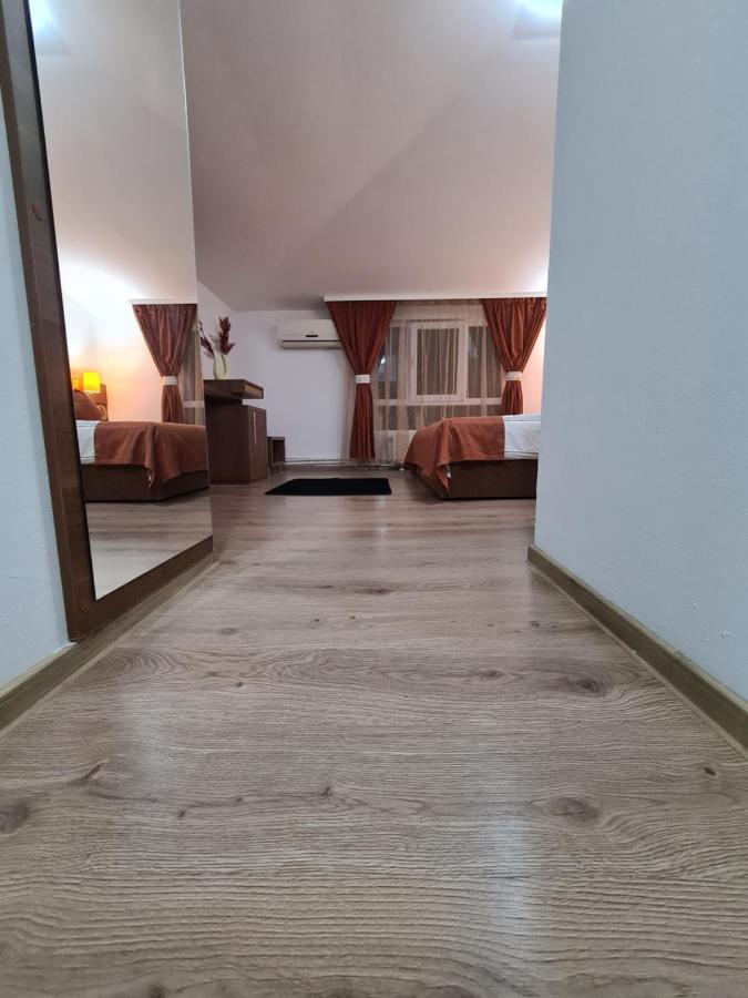 Garsoniera Privata Bed & Breakfast Bucharest Luaran gambar