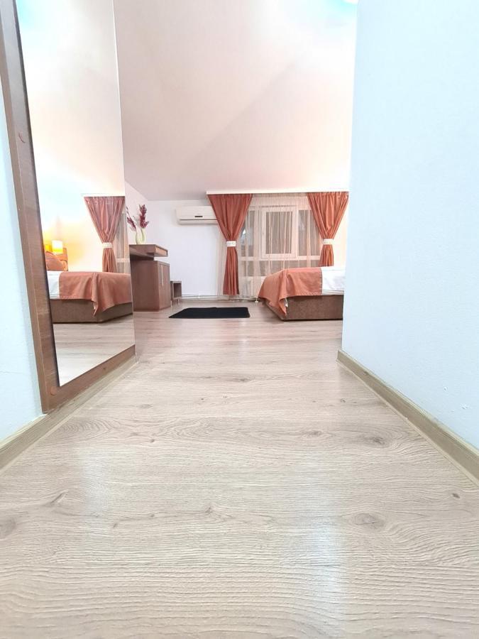 Garsoniera Privata Bed & Breakfast Bucharest Luaran gambar